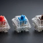 Switches de clavier mécanique red, blue et brown côte à côte en macro